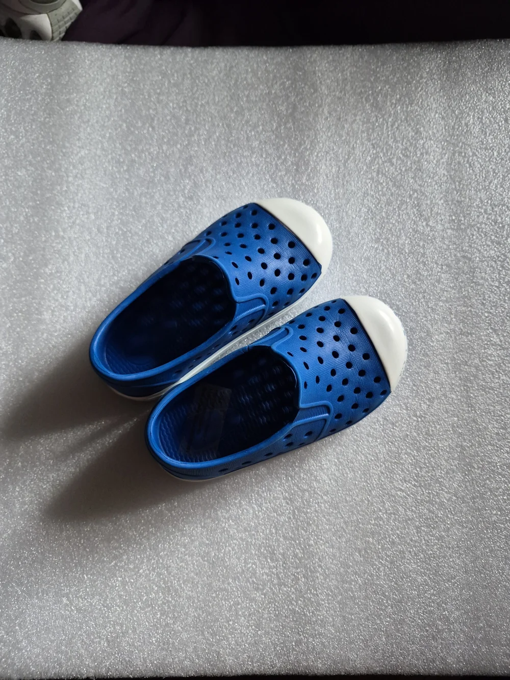Kids Perf Blue and White Slip-On Water Shoes Size 6